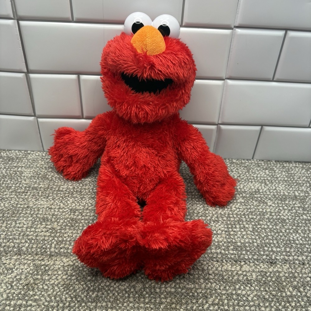 Sesame Street 2021 Tickle Me Elmo Plush Electronic Shaking Elmo Giggles EUC